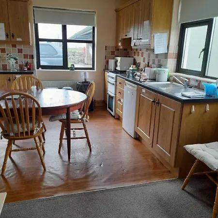 Burren View Self Catering شقة