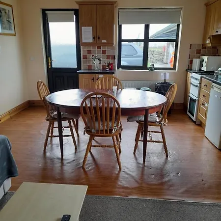 شقة Burren View Self Catering *